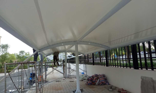 哈尔滨膜结构建筑的施工风险及应对策略